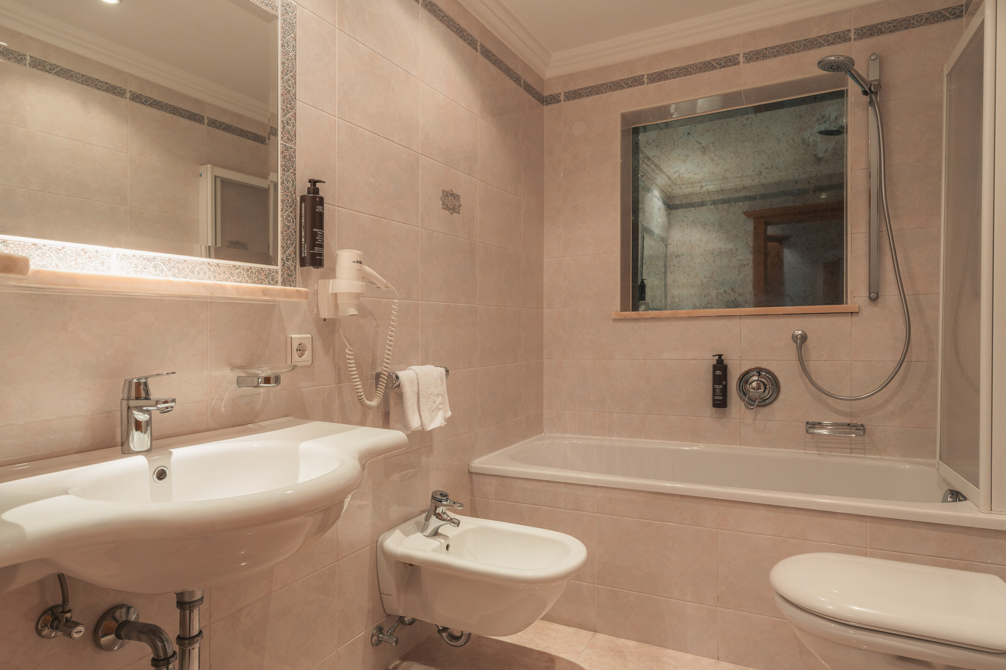 Dreibettzimmer Haupthaus 3