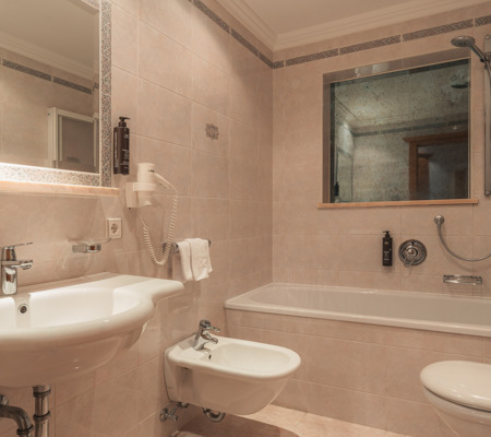 Dreibettzimmer Haupthaus 3