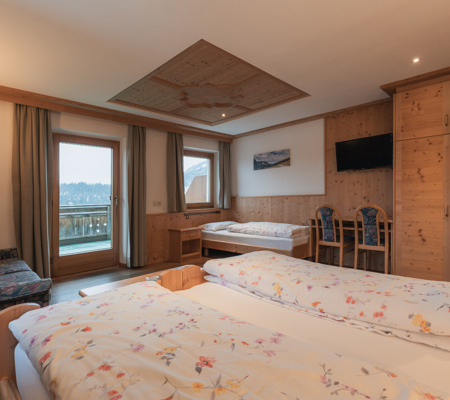 Dreibettzimmer Haupthaus 1